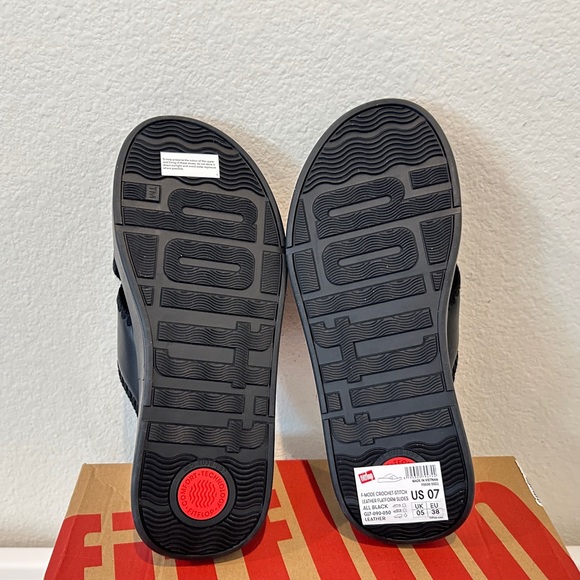 FitFlop F Mode Crochet Trim Platform Slides Sandals in Black, Size 7, New in Box - Picture 3 of 6